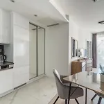 Carbona Kakadu 203 B *